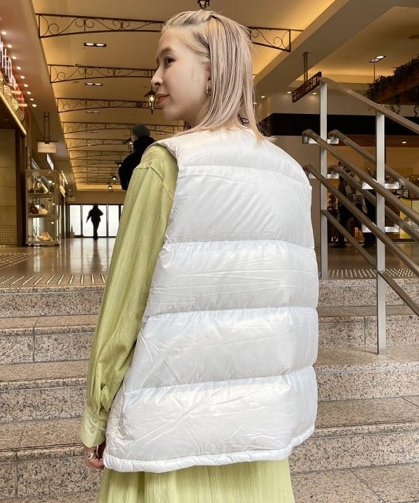 NAHOさんの「BEAMS WOMEN｜RED CARD TOKYO / Anniversary Slim テーパード デニムパンツ」を使ったコーディネート