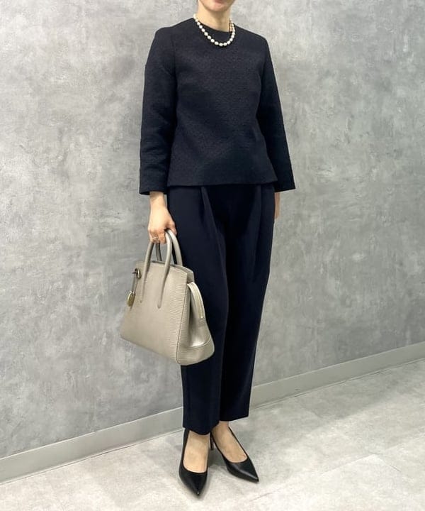 越智 里美さんの「BEAMS WOMEN｜トリアセ 1タック パンツ＊」を使ったコーディネート