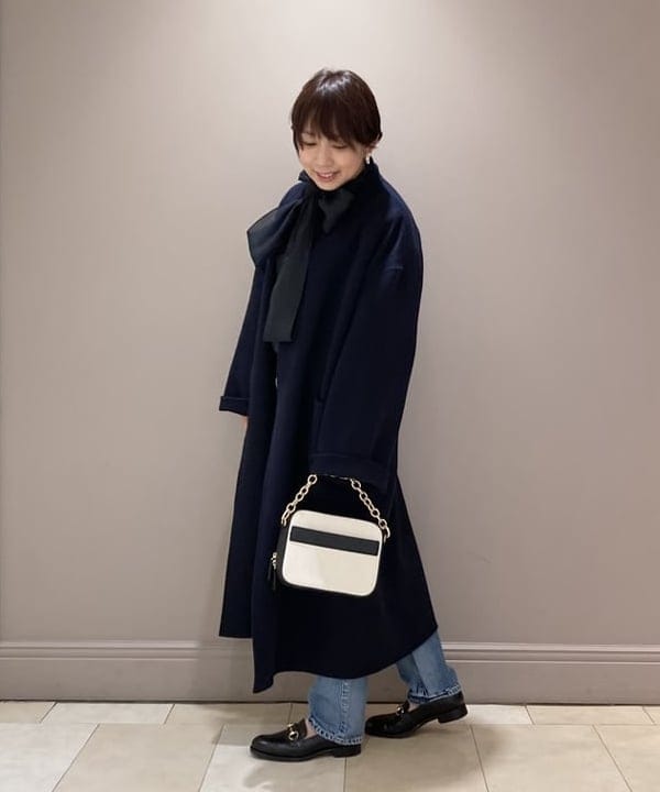 塚越 有紀さんの「BEAMS WOMEN｜Demi-Luxe BEAMS / ラペルレス リバーコート」を使ったコーディネート