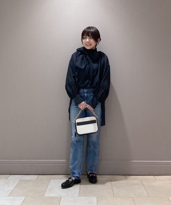 塚越 有紀さんの「BEAMS WOMEN｜upper hights / THE LIPSTICK デニムパンツ」を使ったコーディネート