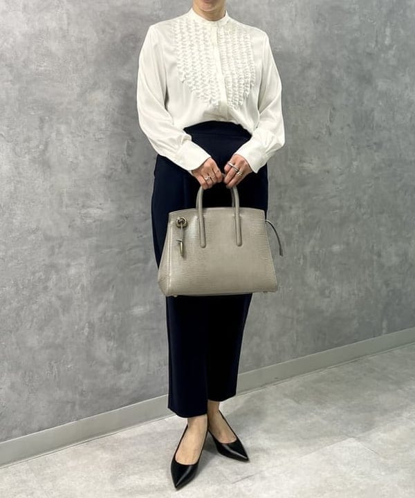 越智 里美さんの「BEAMS WOMEN｜トリアセ ペプラムジャケット＊」を使ったコーディネート