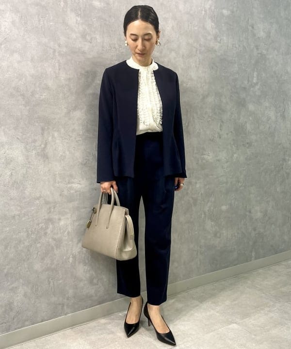 越智 里美さんの「BEAMS WOMEN｜トリアセ ペプラムジャケット＊」を使ったコーディネート