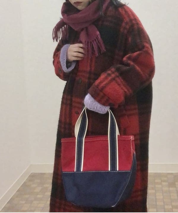乙藤 侑里さんの「BEAMS WOMEN｜L.L.Bean / Deep Bottom Deluxe Boat and Tote S」を使ったコーディネート