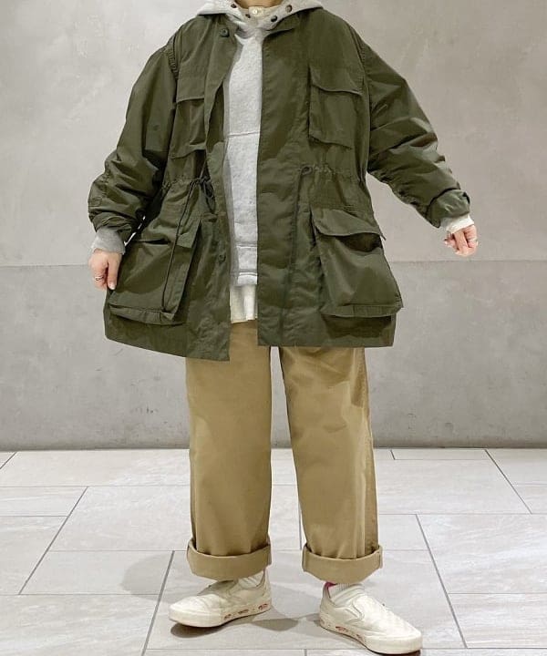 原口 愛さんの「BEAMS WOMEN｜L.L.Bean &times; BEAMS PLUS ＆ BEAMS BOY / Deep Bottom Deluxe Boat and Tote Mini」を使ったコーディネート