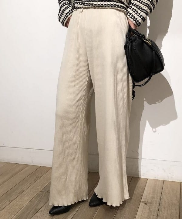 IWASAさんの「BEAMS WOMEN｜PHILIPPE AUDIBERT × Demi-Luxe BEAMS / 別注 Millie ネックレス ゴールド」を使ったコーディネート