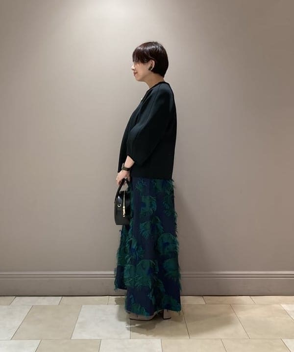 塚越 有紀さんの「BEAMS WOMEN｜Demi-Luxe BEAMS / ドルマンスリーブ ニット プルオーバー 22FO」を使ったコーディネート