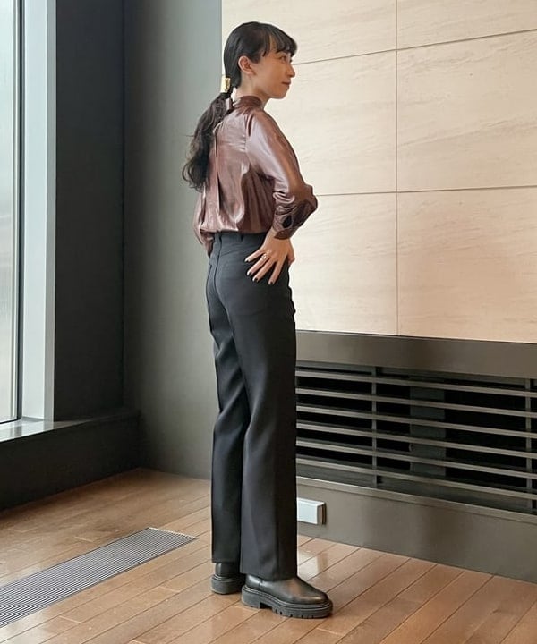 cammyさんの「BEAMS WOMEN｜BEAMS LIGHTS / ツイル ストレッチ フレアパンツ」を使ったコーディネート