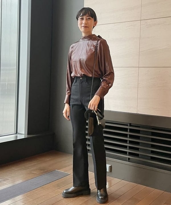 cammyさんの「BEAMS WOMEN｜BEAMS LIGHTS / ツイル ストレッチ フレアパンツ」を使ったコーディネート