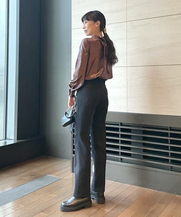 cammyさんの「BEAMS WOMEN｜BEAMS LIGHTS / ツイル ストレッチ フレアパンツ」を使ったコーディネート