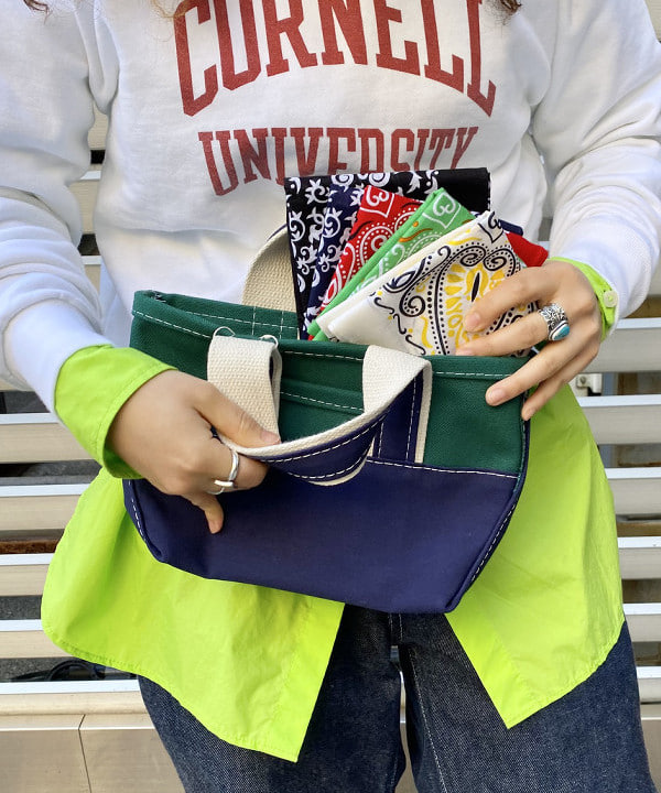 EMORIさんの「BEAMS WOMEN｜L.L.Bean × BEAMS PLUS ＆ BEAMS BOY / Deep Bottom Deluxe Boat and Tote Mini」を使ったコーディネート