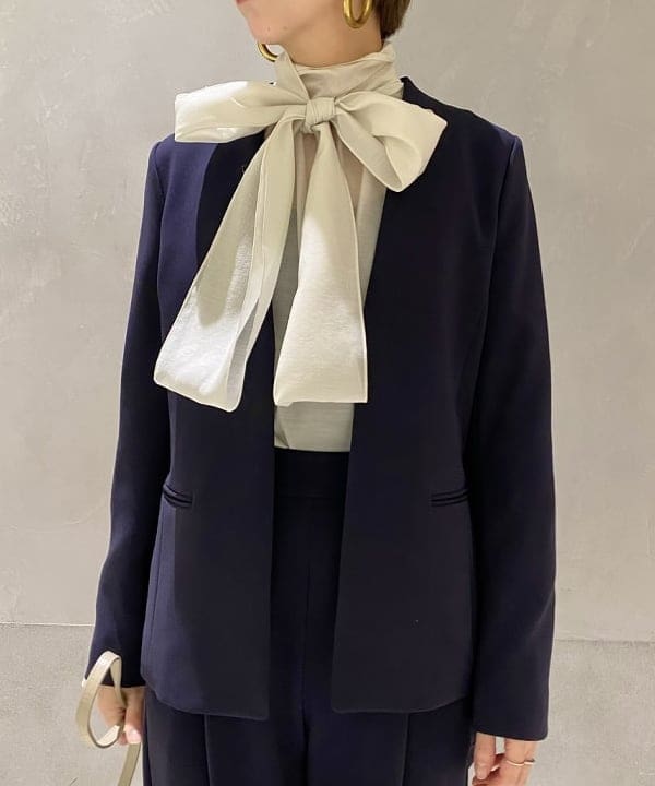 丸山 真菜美さんの「BEAMS WOMEN｜トリアセ カラーレスジャケット＊」を使ったコーディネート