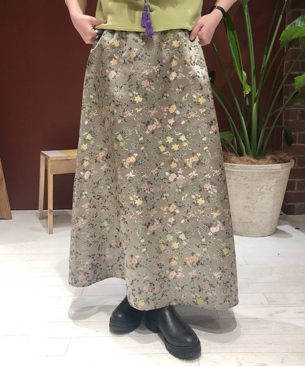 イシイ サオリさんの「BEAMS WOMEN｜SCREEN STARS &times; BEAMS BOY / 別注 ピグメント クルー スウェット」を使ったコーディネート