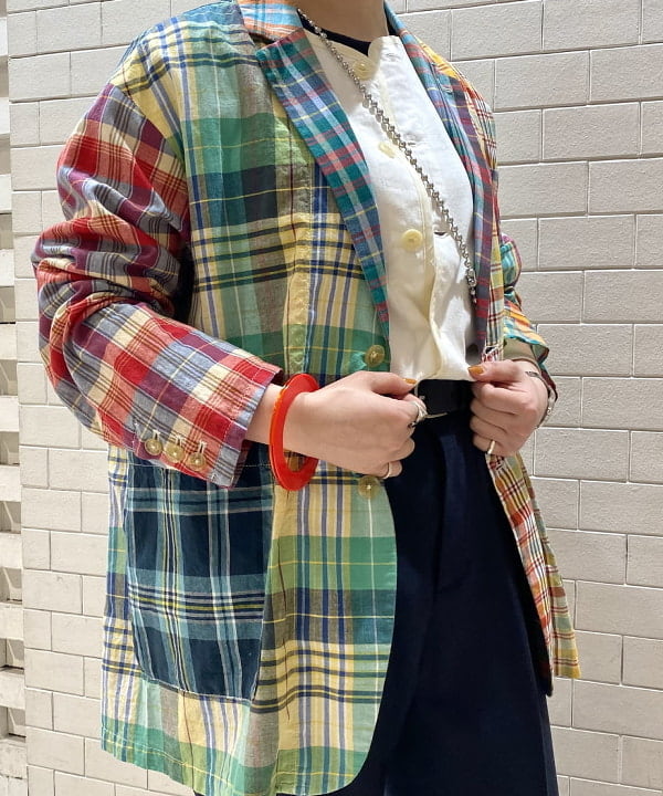 吉野 多恵さんの「BEAMS WOMEN｜BEAMS BOY / ポリエステル ウール シンチ バック スラックス」を使ったコーディネート