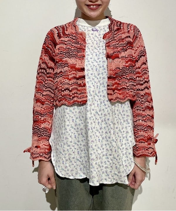 葛岡 七海さんの「BEAMS WOMEN｜BEAMS BOY / カラー アクリル セット ブレスレット」を使ったコーディネート