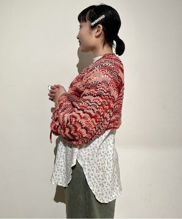 葛岡 七海さんの「BEAMS WOMEN｜BEAMS BOY / カラー アクリル セット ブレスレット」を使ったコーディネート