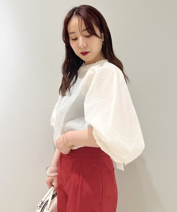 大川 美咲さんの「BEAMS WOMEN｜PHILIPPE AUDIBERT / 別注 Millie ブレスレット ゴールド」を使ったコーディネート