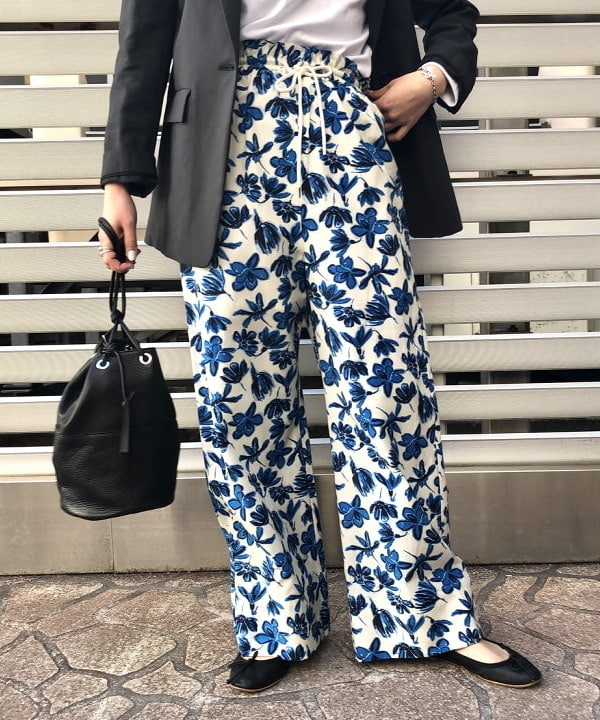 篠崎 香月さんの「BEAMS WOMEN｜PHILIPPE AUDIBERT × Demi-Luxe BEAMS / 別注 Millie ネックレス ゴールド」を使ったコーディネート