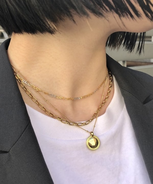 篠崎 香月さんの「BEAMS WOMEN｜PHILIPPE AUDIBERT × Demi-Luxe BEAMS / 別注 Millie ネックレス ゴールド」を使ったコーディネート