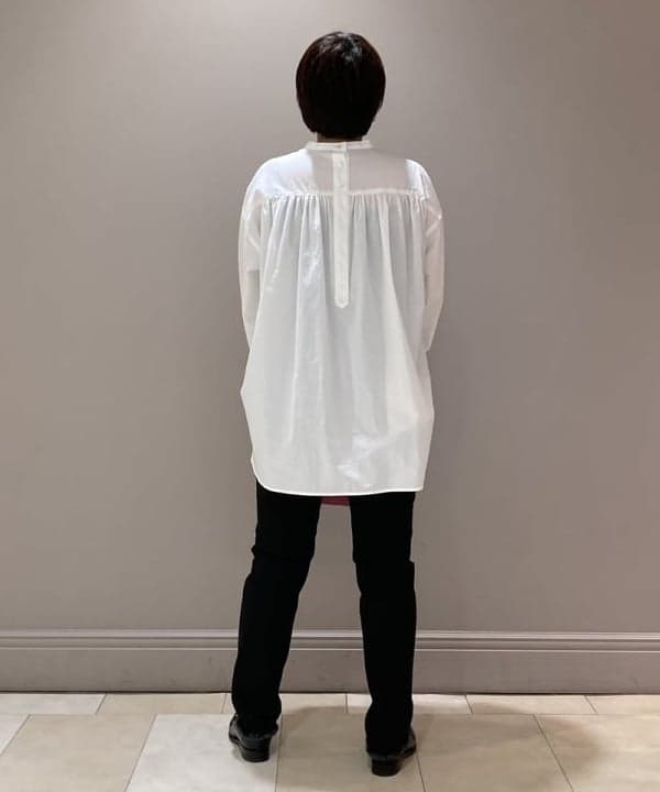 塚越 有紀さんの「BEAMS WOMEN｜Demi-Luxe BEAMS / タイプライター タックプルオーバー」を使ったコーディネート