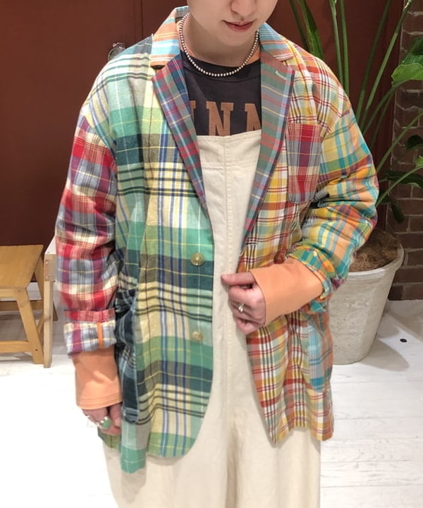 イシイ サオリさんの「BEAMS WOMEN｜BEAMS BOY / ビッグ ワーク オーバーオール」を使ったコーディネート