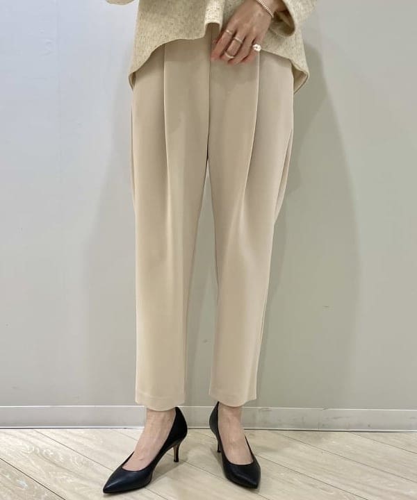 丸山 真菜美さんの「BEAMS WOMEN｜トリアセ 1タック パンツ＊」を使ったコーディネート