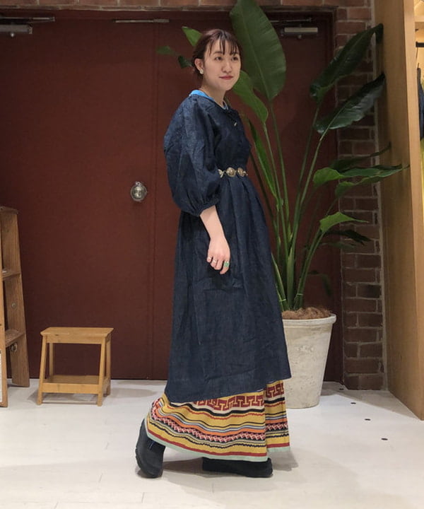 イシイ サオリさんの「BEAMS WOMEN｜orSlow / Cotton linen Denim One-piece」を使ったコーディネート