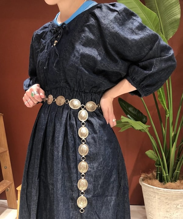 イシイ サオリさんの「BEAMS WOMEN｜orSlow / Cotton linen Denim One-piece」を使ったコーディネート