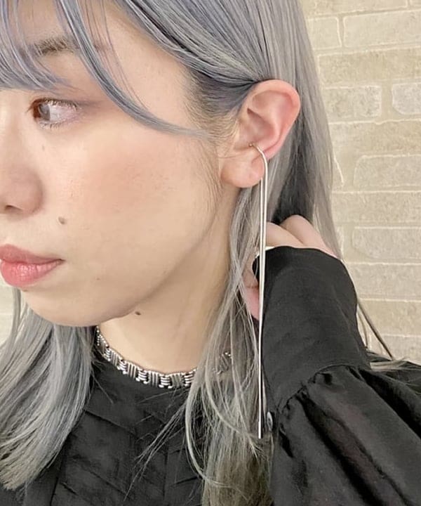 椎葉 未琴さんの「BEAMS WOMEN｜FUMIE＝TANAKA × Ray BEAMS / 別注 チェーン イヤーカフ」を使ったコーディネート