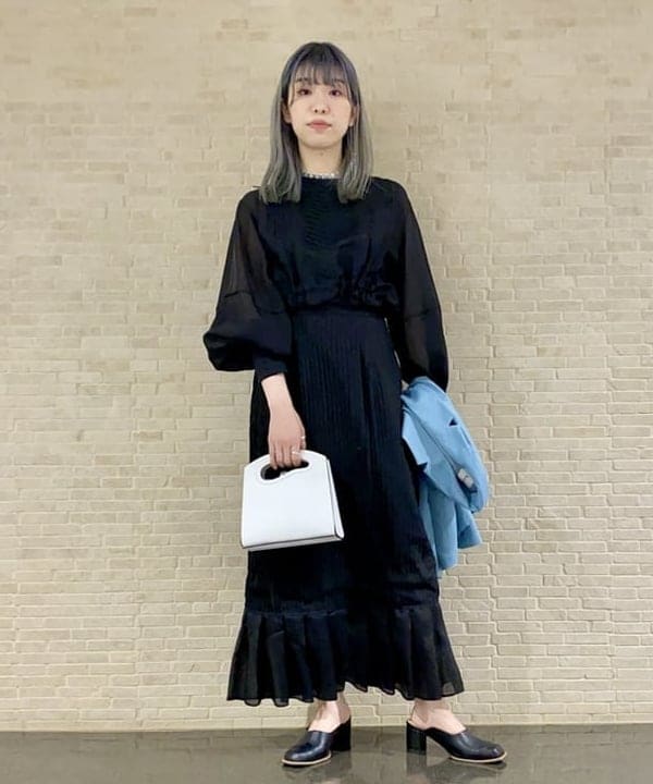 椎葉 未琴さんの「BEAMS WOMEN｜FUMIE＝TANAKA × Ray BEAMS / 別注 チェーン イヤーカフ」を使ったコーディネート