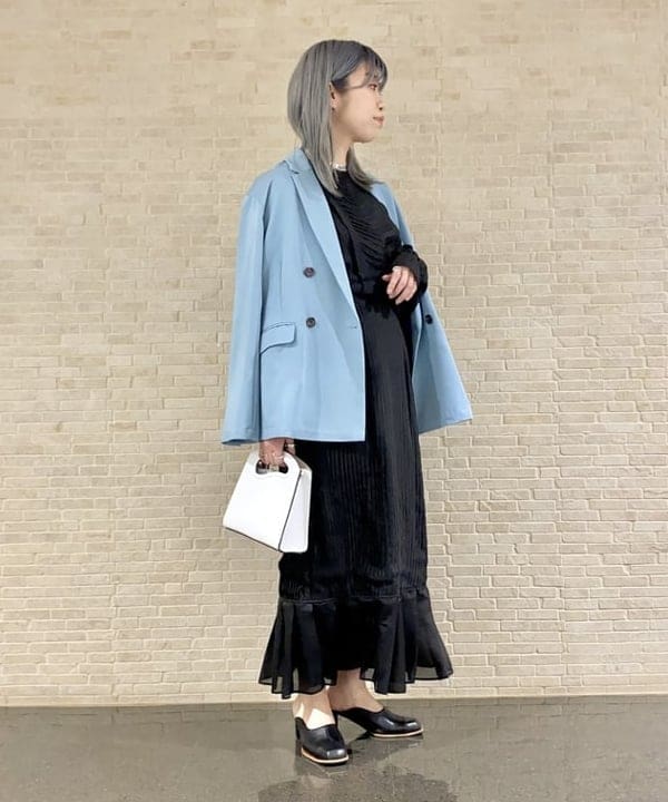椎葉 未琴さんの「BEAMS WOMEN｜FUMIE＝TANAKA × Ray BEAMS / 別注 チェーン イヤーカフ」を使ったコーディネート