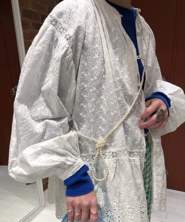 イシイ サオリさんの「BEAMS WOMEN｜BEAMS BOY / カラー クリア バッグ」を使ったコーディネート