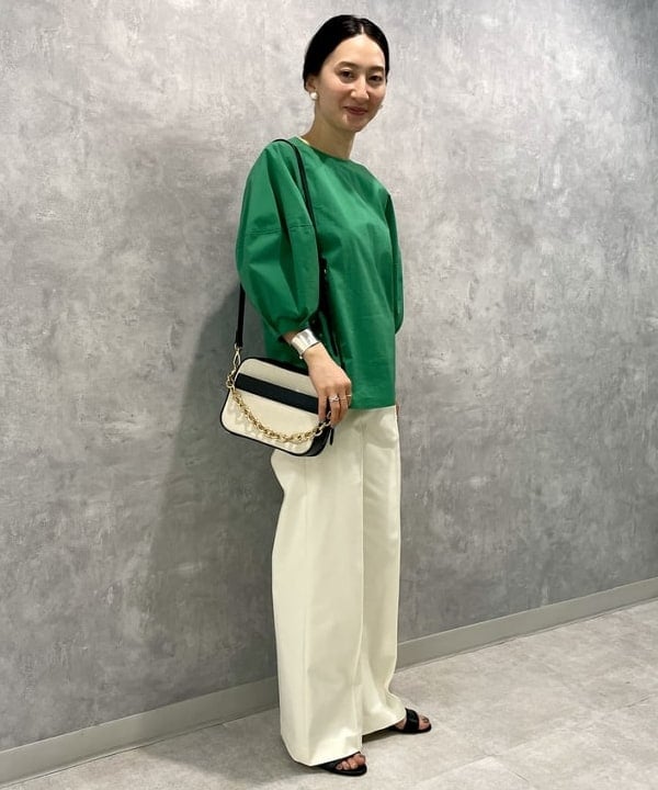 越智 里美さんの「BEAMS WOMEN｜Demi-Luxe BEAMS / パール イヤリング」を使ったコーディネート