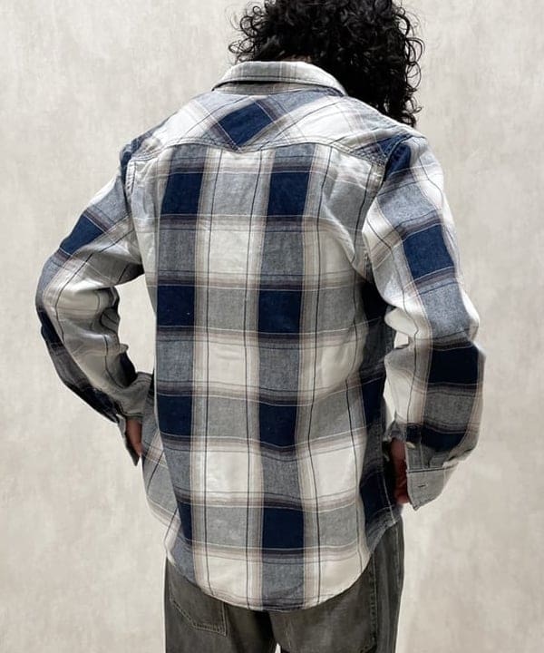 天池 隆佑さんの「BEAMS WOMEN｜LOOPWHEELER&times;BEAMS PLUS / 別注  Extra Light Plus Sweat Cardigan」を使ったコーディネート