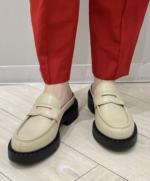 丸山 真菜美さんの「BEAMS WOMEN｜noeyedia / メガネ ”NE-430”」を使ったコーディネート