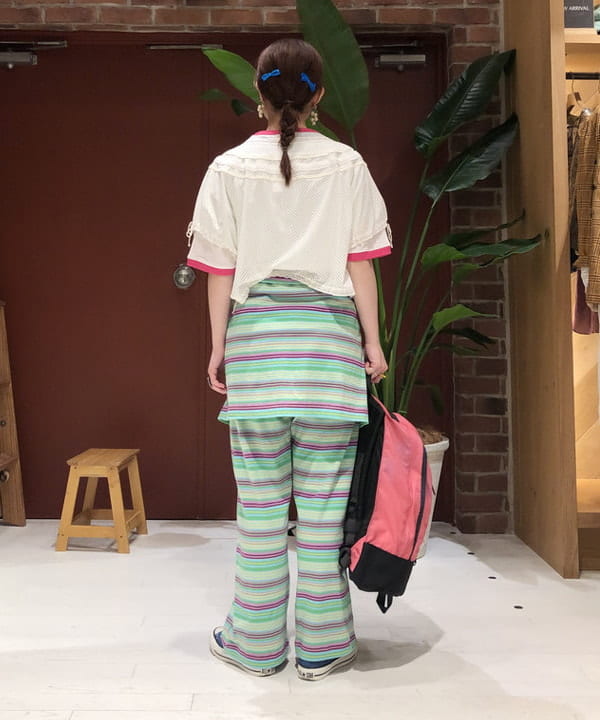 イシイ サオリさんの「BEAMS WOMEN｜BEAMS BOY / ボーイ プリント リンガー ショートスリーブ Tシャツ」を使ったコーディネート