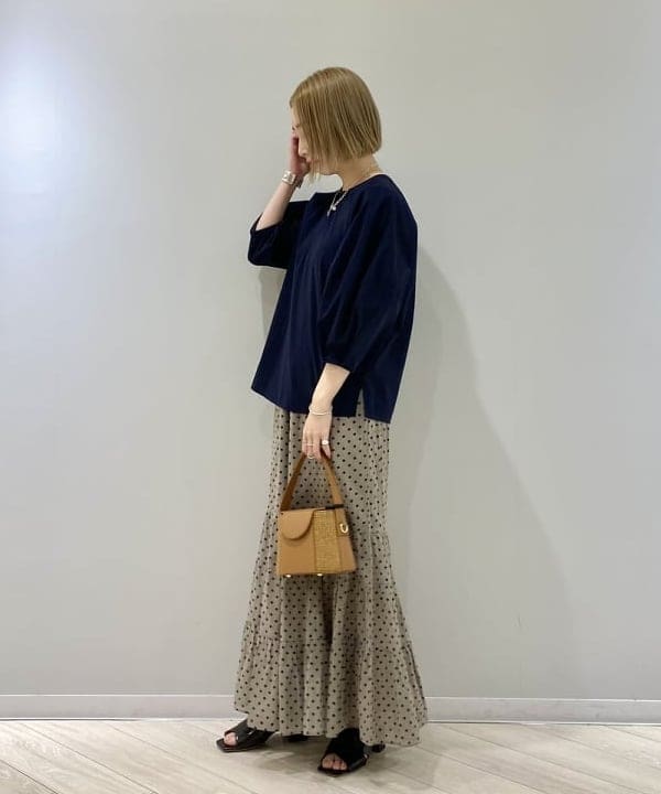 丸山 真菜美さんの「BEAMS WOMEN｜Ray BEAMS / クロス バンド ミュール」を使ったコーディネート