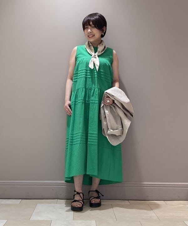 塚越 有紀さんの「BEAMS WOMEN｜mani_ｼﾙｸSTOLE小」を使ったコーディネート