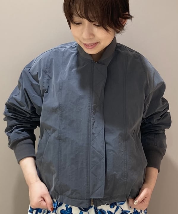 塚越 有紀さんの「BEAMS WOMEN｜MARCO MASI / シュリンク バケツ ショルダーバッグ」を使ったコーディネート