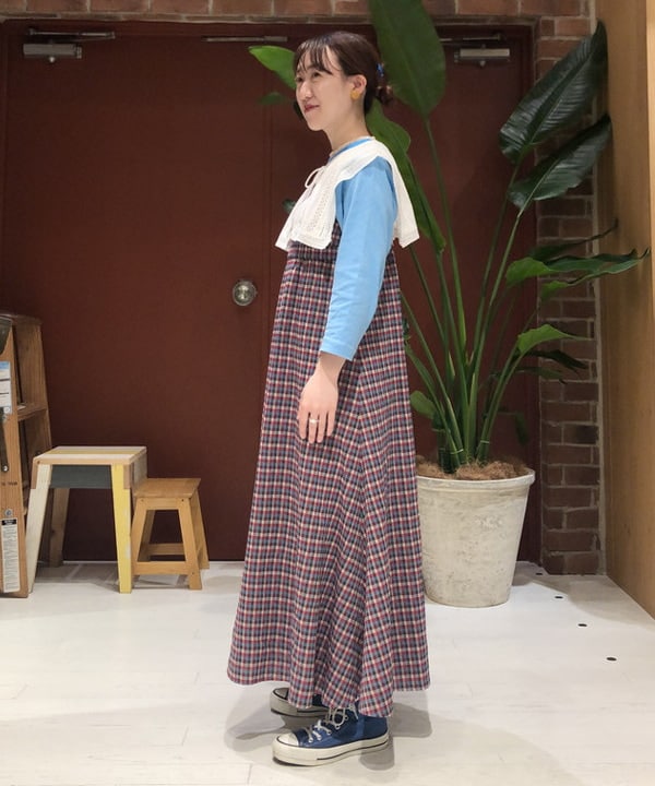 イシイ サオリさんの「BEAMS WOMEN｜BEAMS BOY / ギンガム ジャカード キャミ ワンピース」を使ったコーディネート