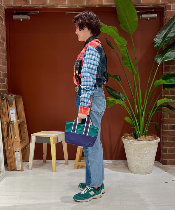 エノモト アミさんの「BEAMS WOMEN｜L.L.Bean × BEAMS PLUS ＆ BEAMS BOY / Deep Bottom Deluxe Boat and Tote Mini」を使ったコーディネート