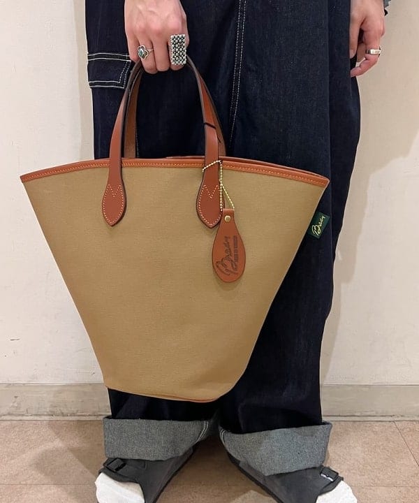 清水 彩乃さんの「BEAMS WOMEN｜Brady / TAMAR S」を使ったコーディネート