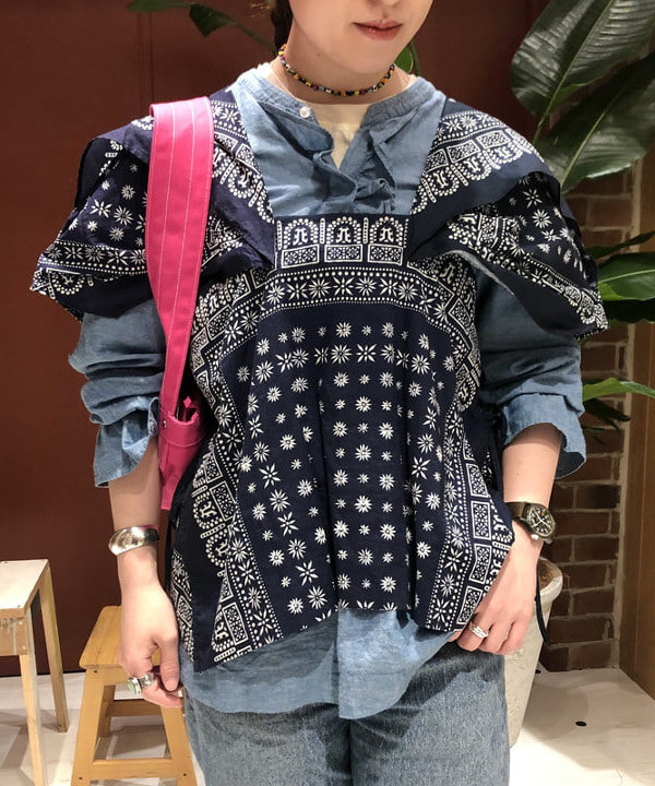 イシイ サオリさんの「BEAMS WOMEN｜BEAMS BOY / ニュースペーパー バッグ ミニ」を使ったコーディネート