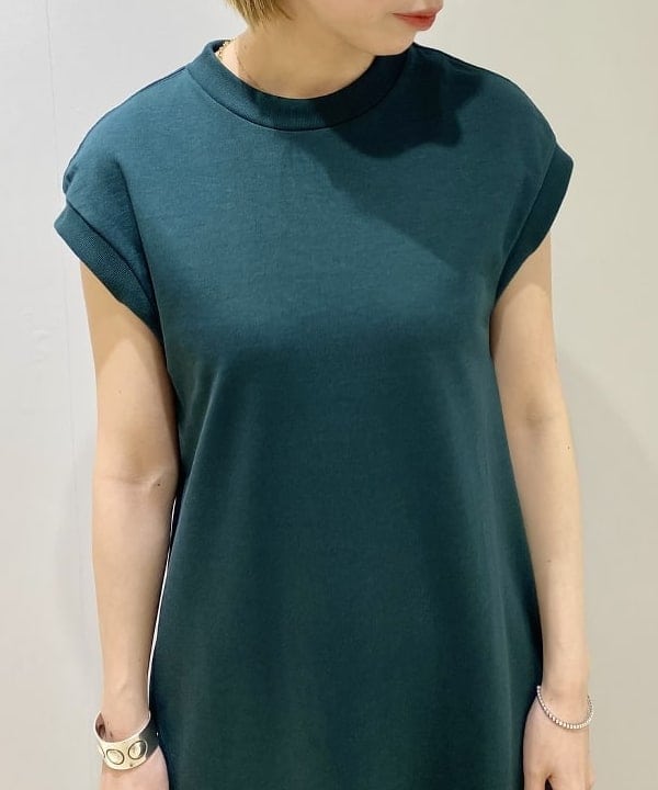 丸山 真菜美さんの「BEAMS WOMEN｜ATP atelier × Demi-Luxe BEAMS / 別注 ROMA フラットサンダル」を使ったコーディネート