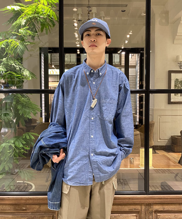 平柳 楓馬さんの「BEAMS WOMEN｜BEAMS / スクエア リング SILVER925」を使ったコーディネート