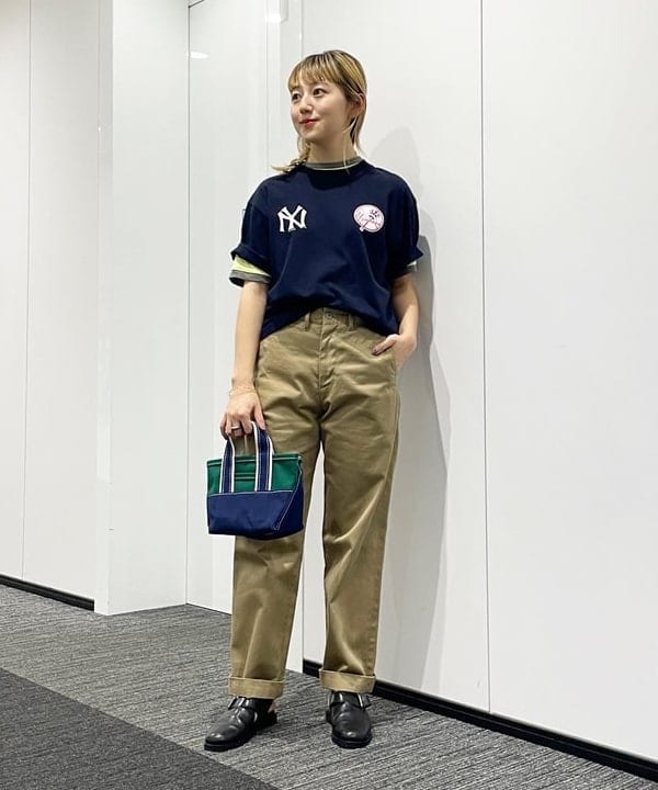 ハルカワエさんの「BEAMS WOMEN｜BUZZ RICKSON'S &times; BEAMS BOY / チノパンツ」を使ったコーディネート