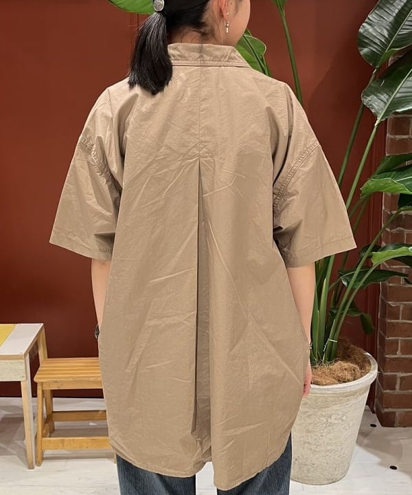 ミナミマリコさんの「BEAMS WOMEN｜WAREHOUSE & CO. / 別注 ステンシル13 Tシャツ」を使ったコーディネート