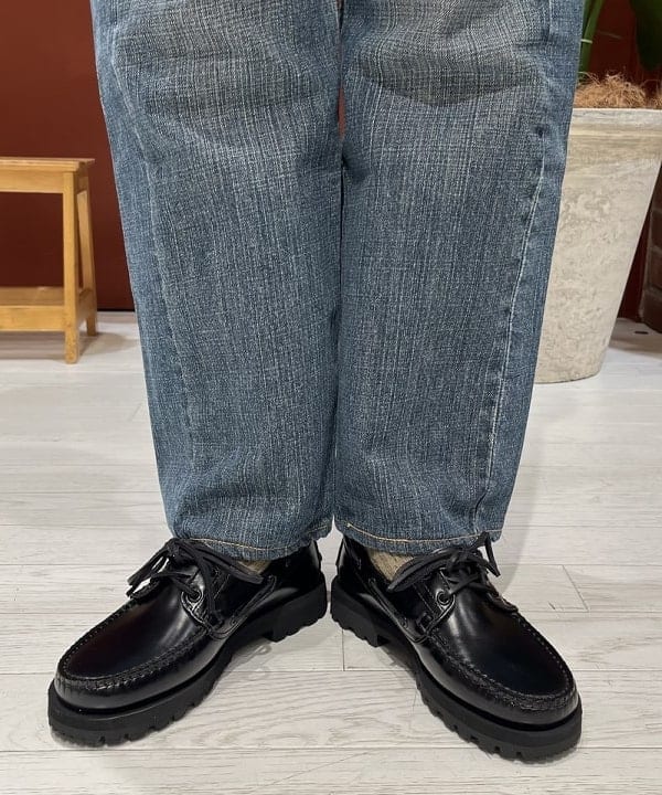 ミナミマリコさんの「BEAMS WOMEN｜WAREHOUSE & CO. / 別注 ステンシル13 Tシャツ」を使ったコーディネート