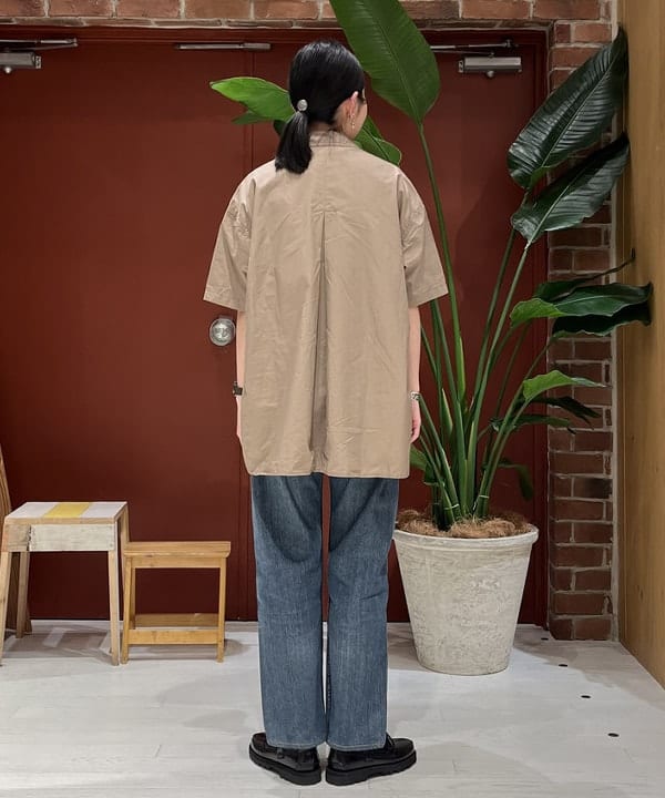 ミナミマリコさんの「BEAMS WOMEN｜WAREHOUSE & CO. / 別注 ステンシル13 Tシャツ」を使ったコーディネート