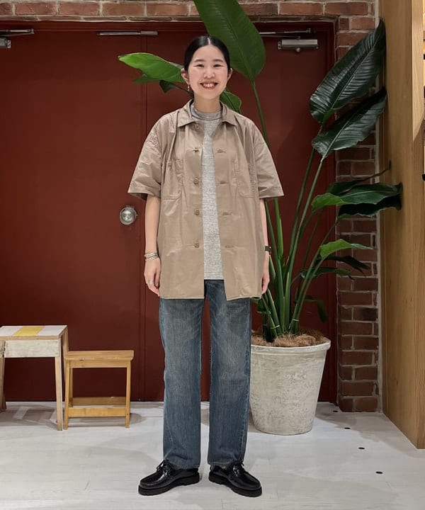 ミナミマリコさんの「BEAMS WOMEN｜WAREHOUSE & CO. / 別注 ステンシル13 Tシャツ」を使ったコーディネート