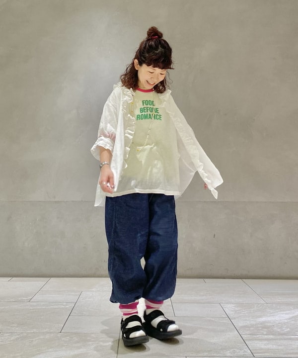 原口 愛さんの「BEAMS WOMEN｜MBT / KISUMU CLASSIC」を使ったコーディネート